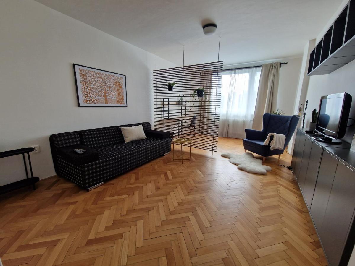 Pelclova Apartment ออสตราวา ภายนอก รูปภาพ